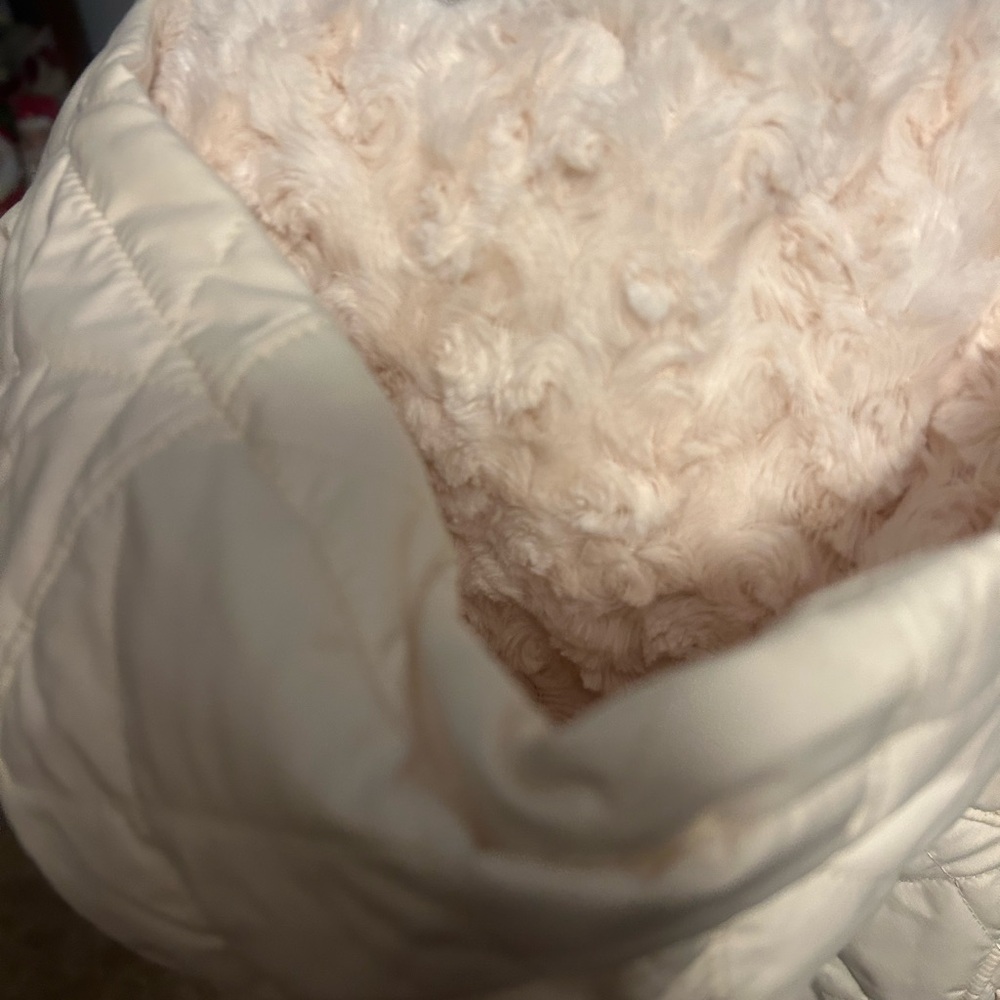 Columbia Women's Off-White Quilted Puffer Jacket - Picture 8 of 11
